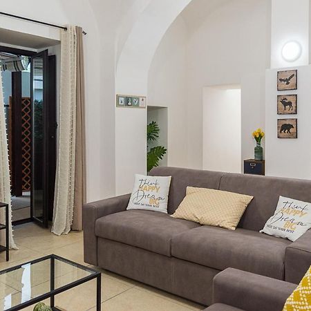 Agathe Guest House Катания Экстерьер фото