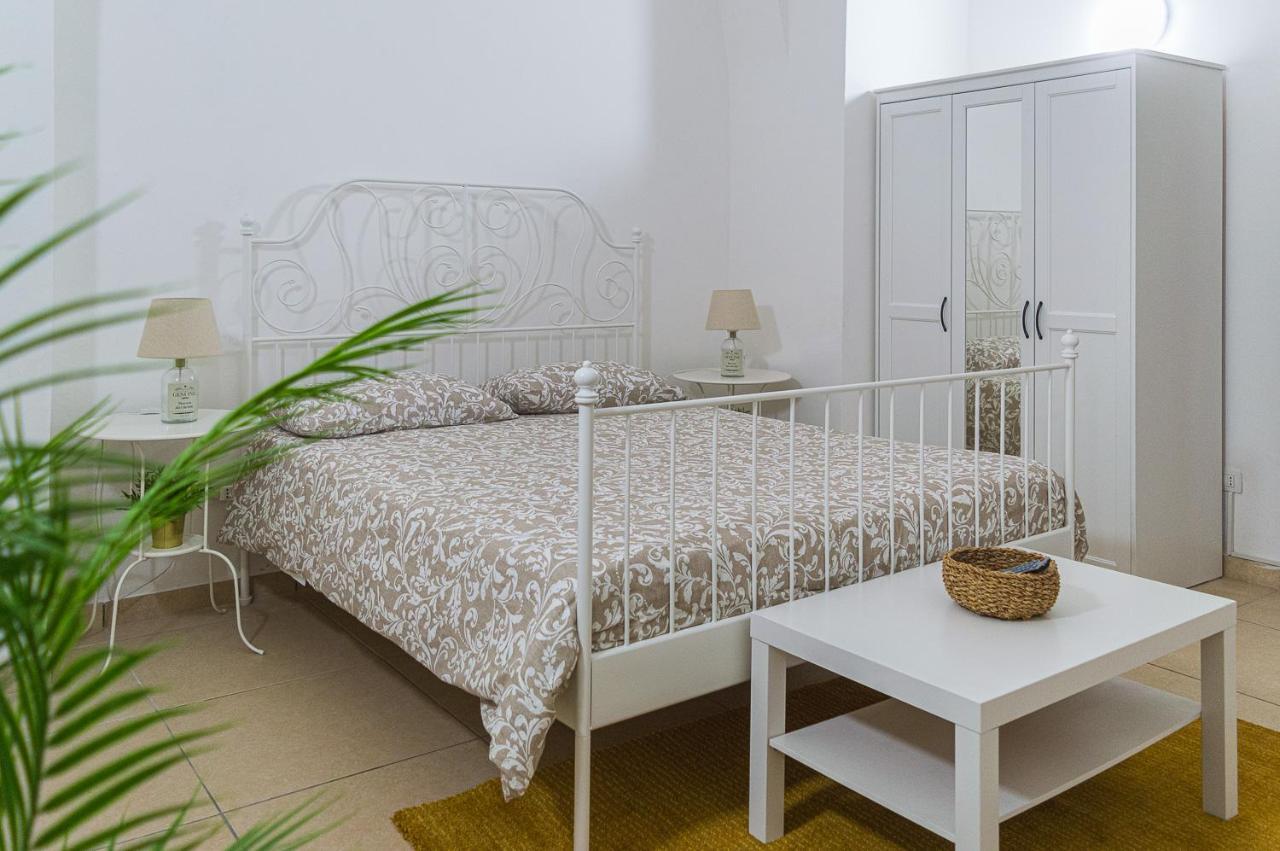 Agathe Guest House Катания Экстерьер фото