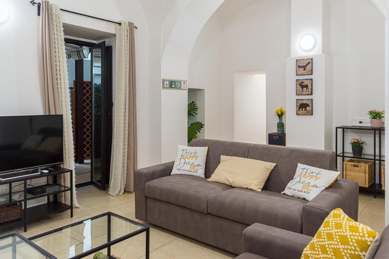 Agathe Guest House Катания Экстерьер фото